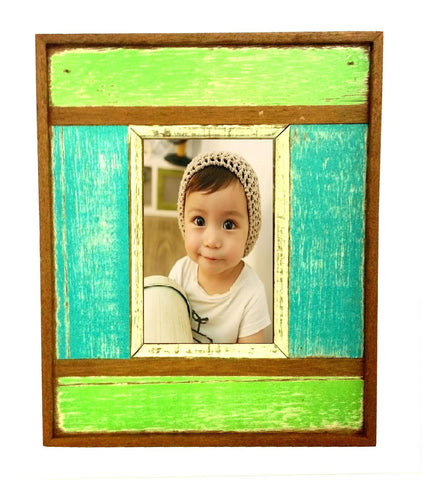 SN 287 // Single picture frame on recycled wood (4x6)
